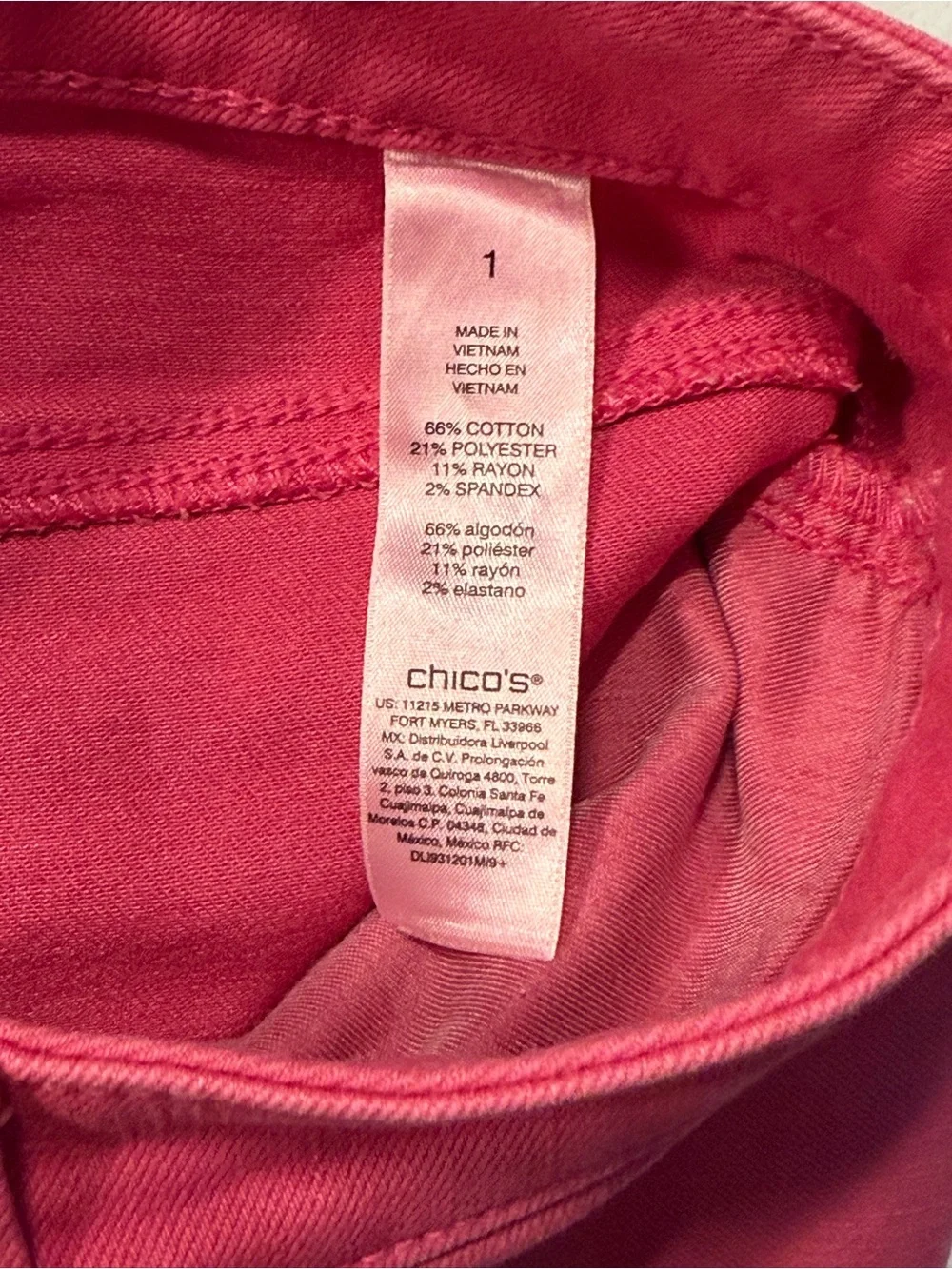 Chicos Size 8 Perfect Stretch Women’s Size Raspberry Slim-Leg Ankle Jeans